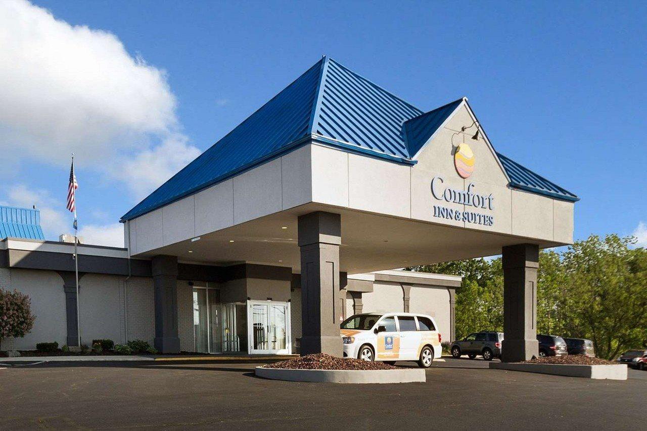 Comfort Inn & Suites Airport Syracuse Exterior photo
