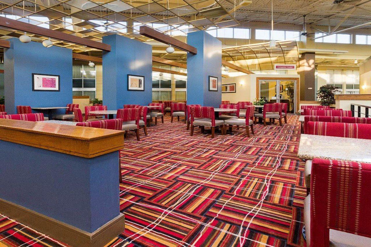 Comfort Inn & Suites Airport Syracuse Exterior photo